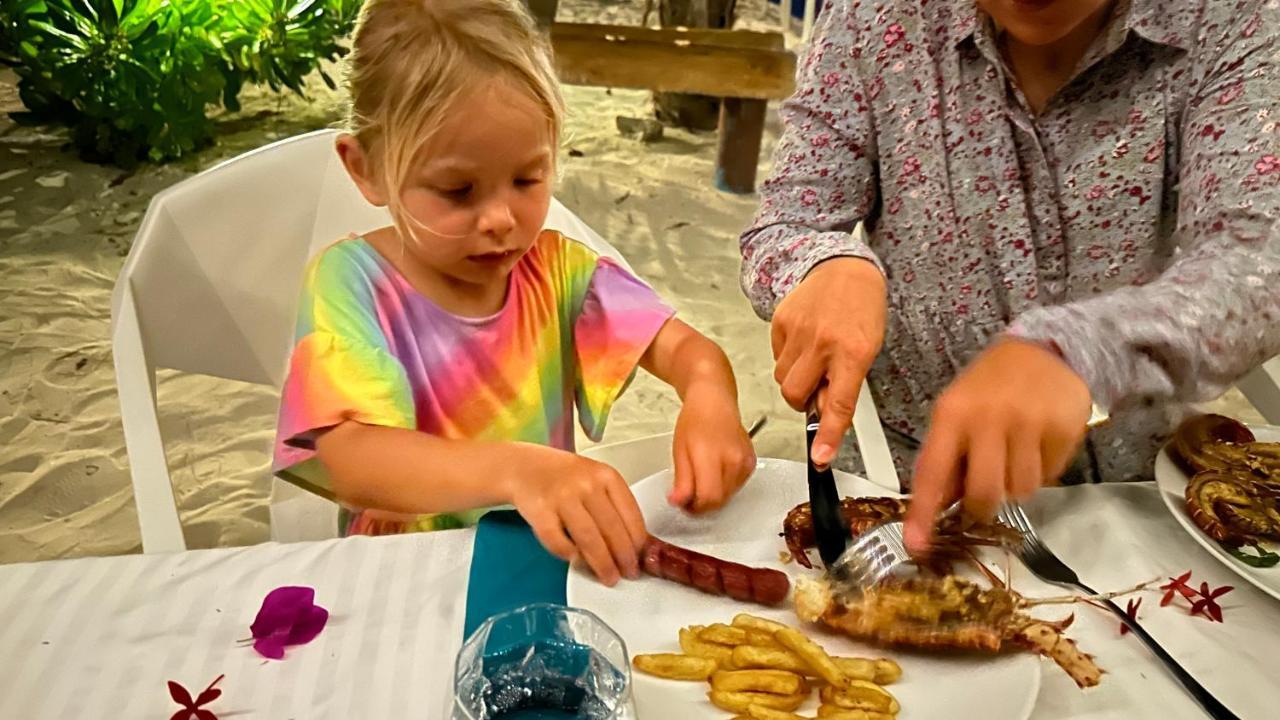 Masfalhi View Inn Фелиду Екстериор снимка